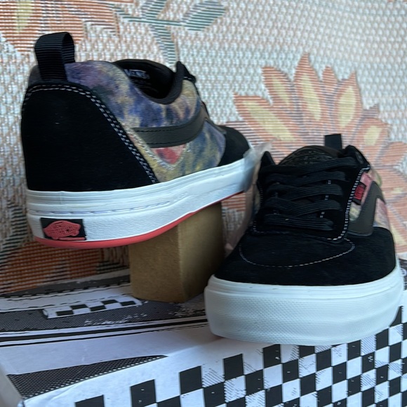 Vans Kyle Walker
Tie-Dye Terry Black/Multi
VN0A5JIEBML
8.5 Men’s sneakers - Picture 10 of 16